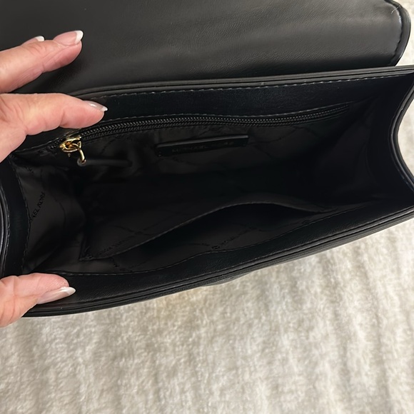 Black quilted evening bag, never used! - Picture 3 of 9